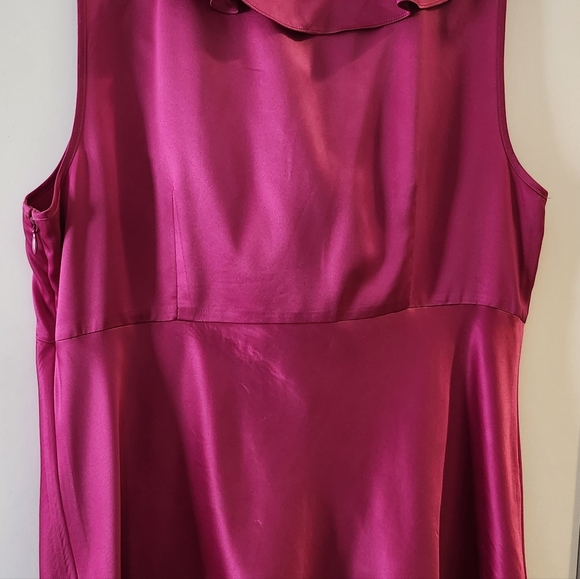 Ann Taylor Size 12. Polyester. Fuchsia. Beautiful Design and color. Gently used. - Picture 11 of 12
